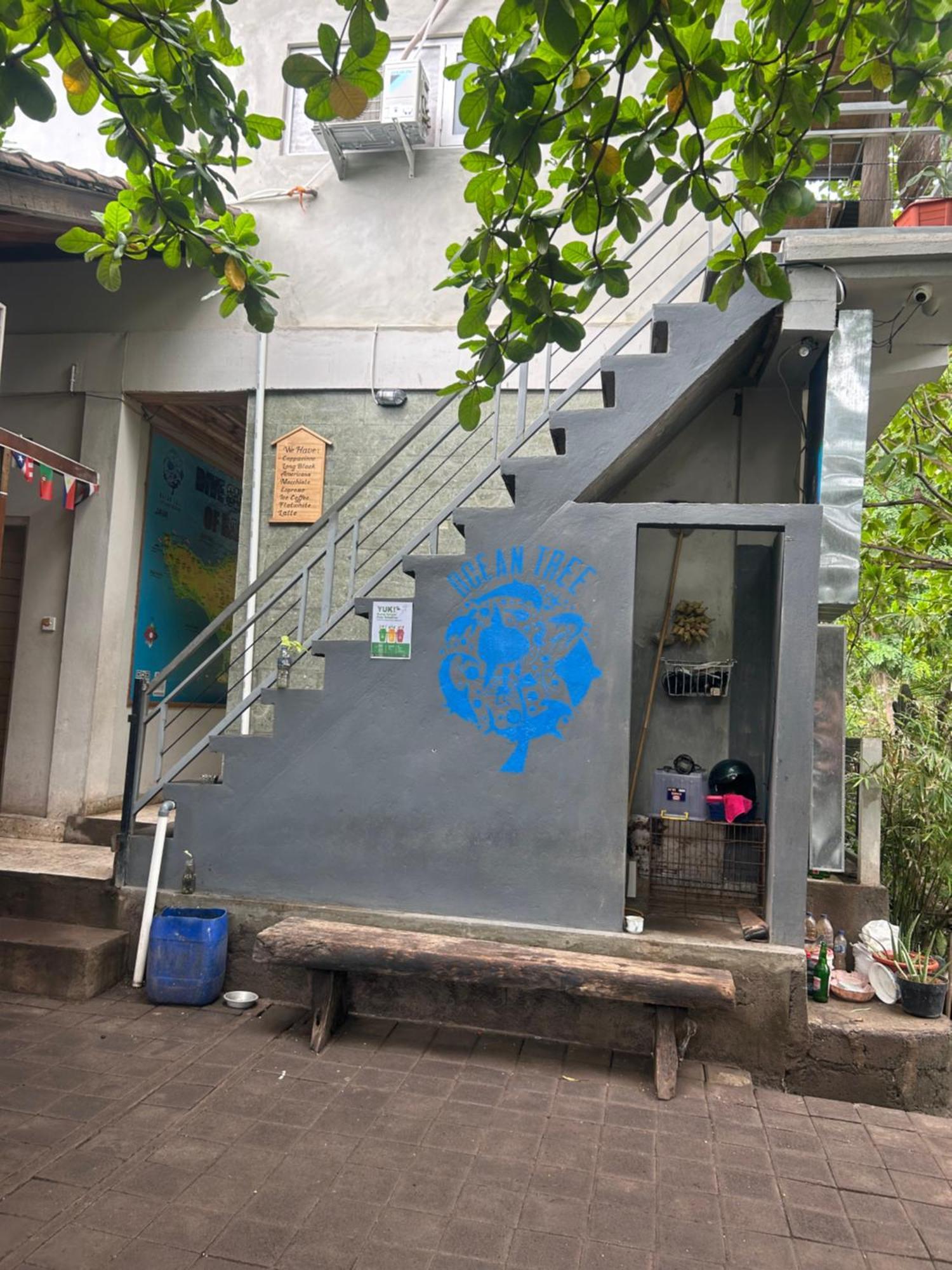 Blue Waves Hostel Amed Ambat Extérieur photo